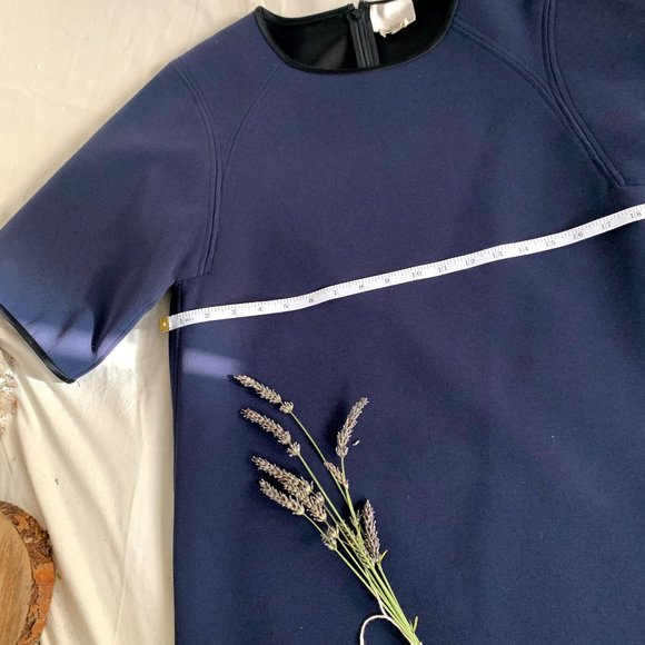 Wilfred Le Fou Scuba Shift Dress - Picture 5 of 8